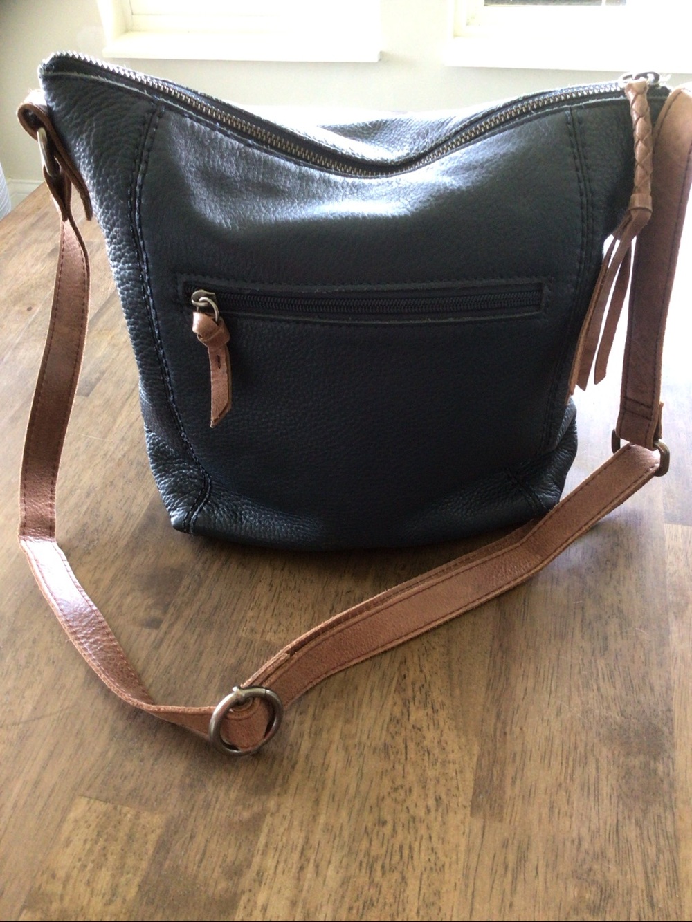 The Sak Navy Leather Shoulder Bag with Tan Trim and Strap - Picture 4 of 11
